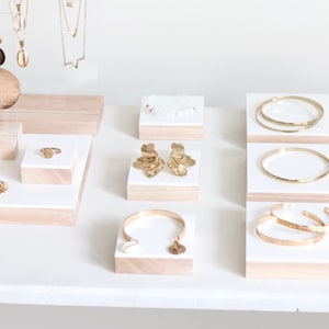 Plateaux en bois et acrylique blanc brillant, présentoirs à bijoux, blocs en bois pour bijoux, organisateur de bijoux image 2