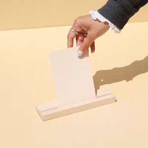 Sleek Wooden Business & Jewelry Card Display – Perfect for Business And Jewelry Displays