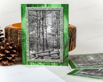 NOTA TARJETAS Paquete de 3 B&W Foto Calienta el invierno de alguien con tus cálidas palabras Bosque-Pinos-Bancos en blanco-stock de lino-con sobres