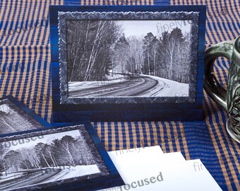 Paquete de 3 tarjetas de notas fotográficas en blanco y negro Calienta el corazón de alguien con una nota cálida en un día frío Forest-Road-Snow blank-linen stock-with envelopes
