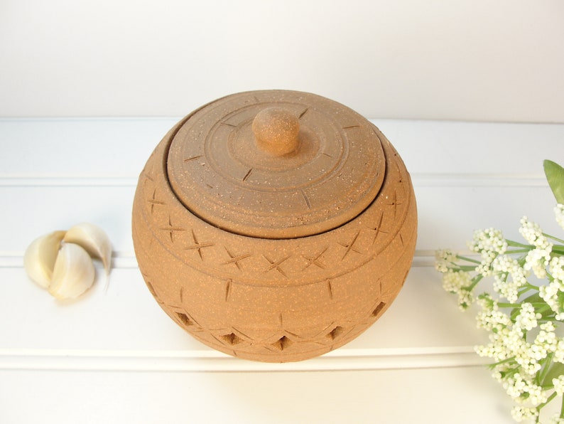 Garlic Keeper Garlic jar Stoneware Garlic Keeper Pottery Etsy