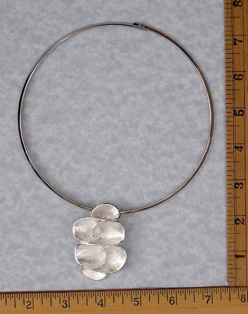 Simple Elegant Silver Metal Choker Necklace Stunning Geometric Silver Statement Necklace Wedding Bridal Jewelry Bridesmaid Necklace Gift