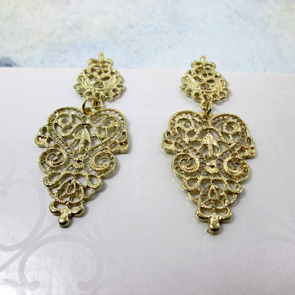 Grandes aretes de araña de oro, aretes de filigrana de encaje dorado, aretes colgantes art nouveau, aretes colgantes, aretes llamativos de novia.