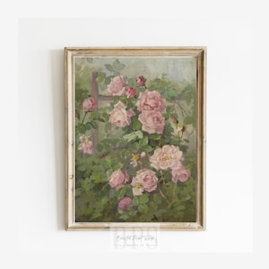Puede incluir: Una pintura vintage de rosas rosadas trepando por un enrejado de madera. Las rosas est&aacute;n en plena floraci&oacute;n y las hojas son de un verde vibrante. La pintura est&aacute; enmarcada en un marco de madera claro.
