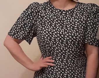 Vintage 1990er Schwarz-Weißes Kleid mit Blumenmuster, 90er bis 40er Jahre, GRÖSSE XL