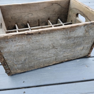 Kirsch&#39;s Beverages vintage wooden crate, box, kitchen decor, display storage container, primitive, rustic, distressed old, shelf, painted
