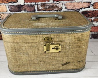 Vacationer Vintage Train Makeup Case: Grey Beige Tweed, Retro Display Decor
