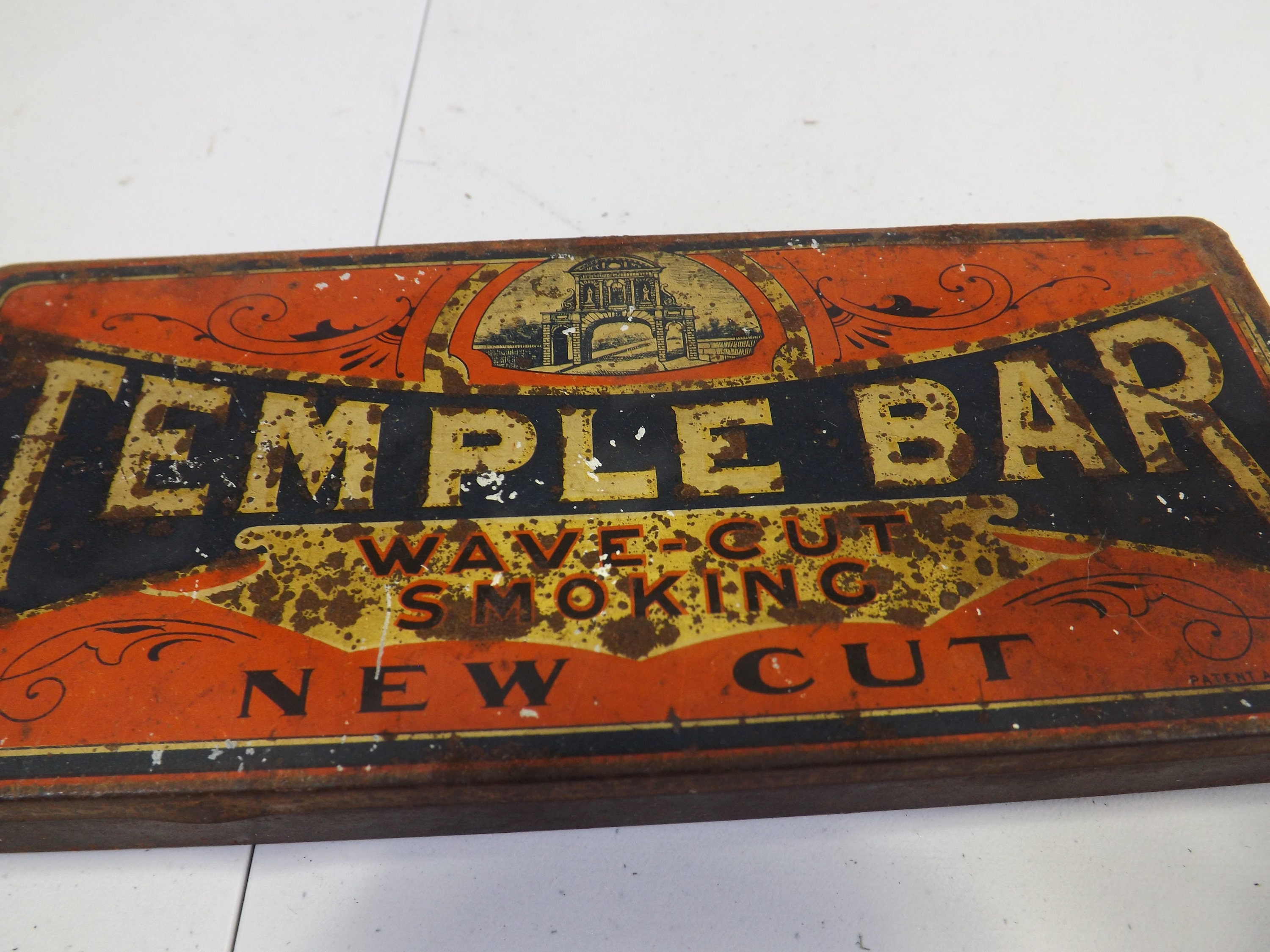 Vintage Temple Bar Tobacco Tin: Wave Cut Collectible Display