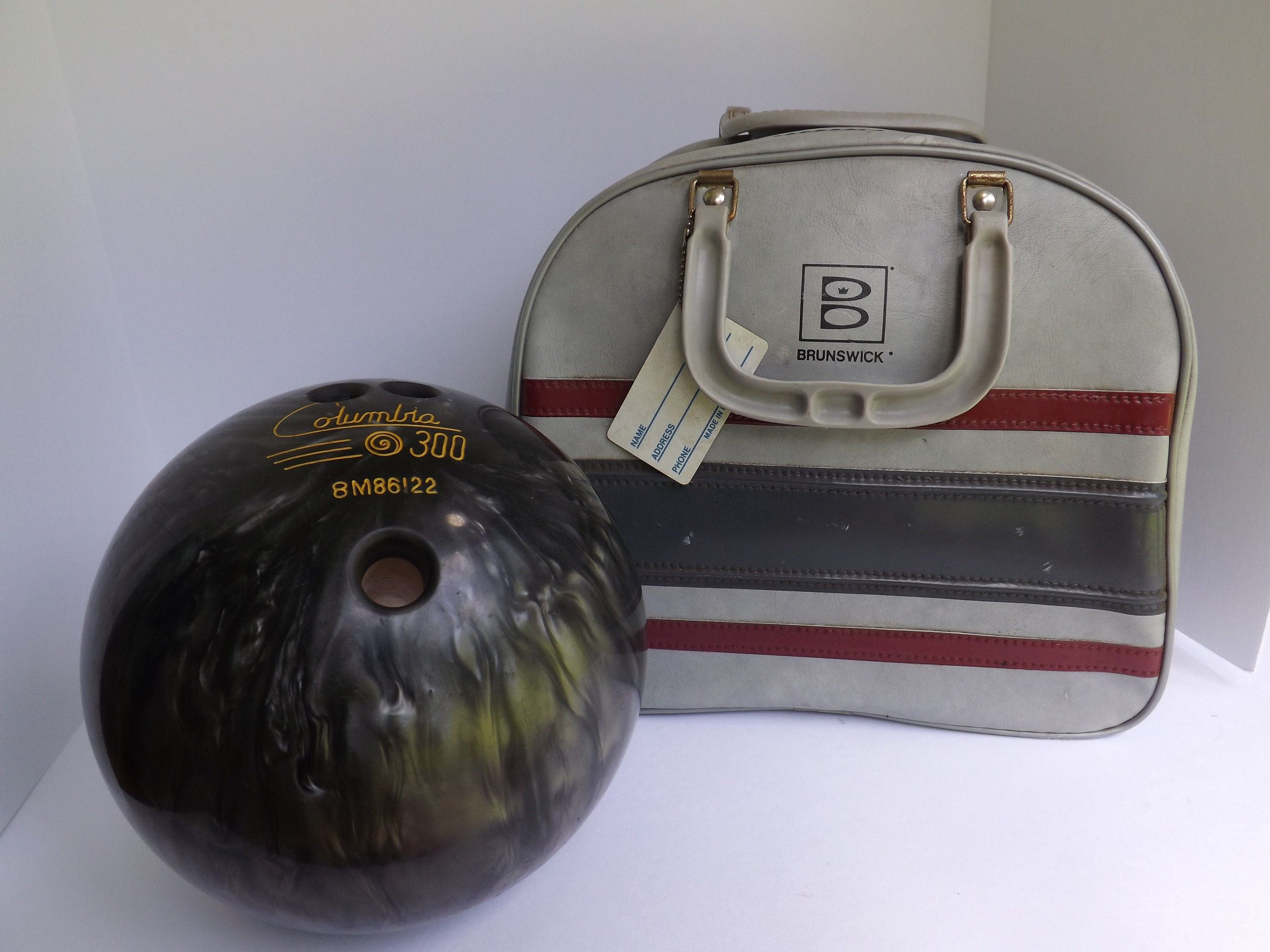 Vintage Brunswick Red & Black bowling ball bag Values - MAVIN