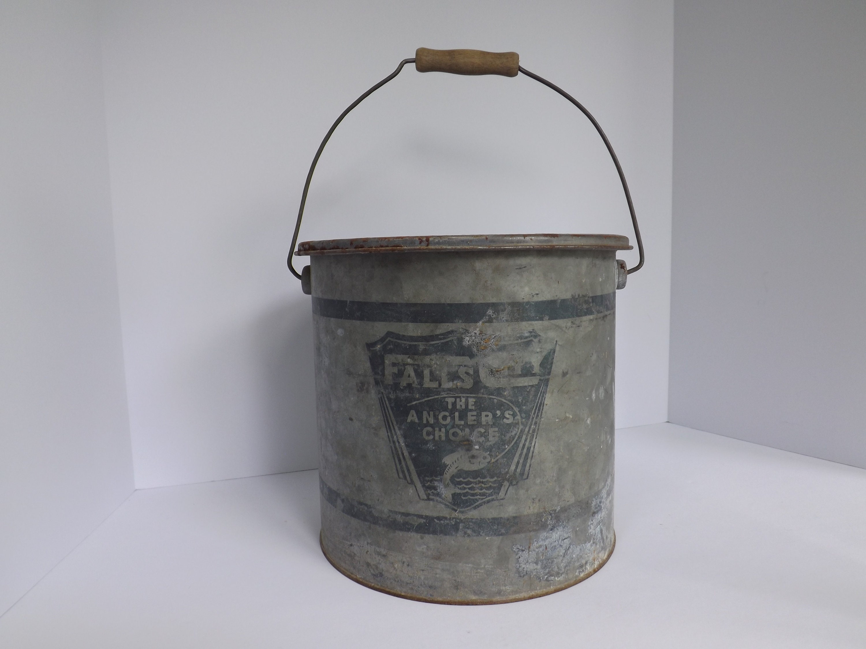 Small 6 Round Metal Bucket With Handle, Vintage Rustic Farmhouse Container  Storage 