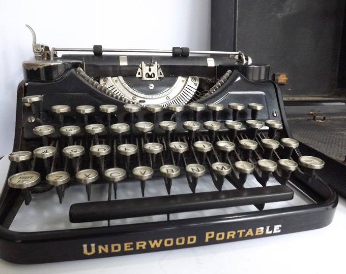Underwood Portable Typewriter With Case, Vintage Retro, Black Decor