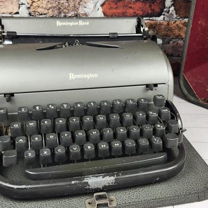 Remington Typewriter With Case - Etsy