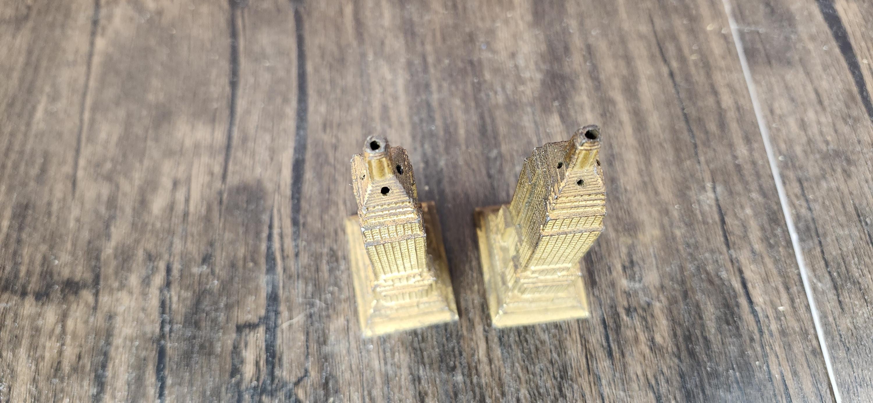 Vintage Empire State Building Salt & Pepper Shakers: NYC Souvenir