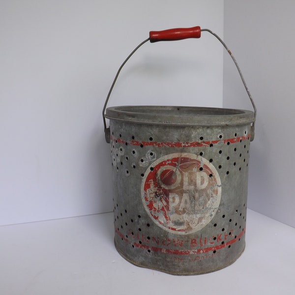 Old Pal minnow bucket, vintage bait metal, galvanized, garden decor, outdoor decoration, pail, display, storage, fishing fish, shed, rustic