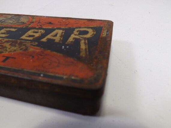 Vintage Temple Bar Tobacco Tin: Wave Cut Collectible Display