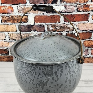 Vintage Splatter Enamel Pot with Handle and Lid: Gray Granite Cottage Decor