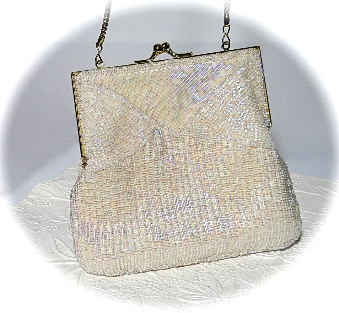 Vintage La Regale Golden Beaded Clutch Purse Clam Shell Long Chain Evening  Bag