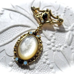 Vintage Mother of Pearl Brooch: Gold Toned Victorian Pin