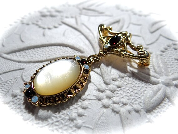 Mother of Pearl Brooch Vintage Pins Costume Jewel… - image 2