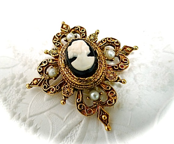 Vintage Victorian Cameo Brooch Reproduction Pin G… - image 2