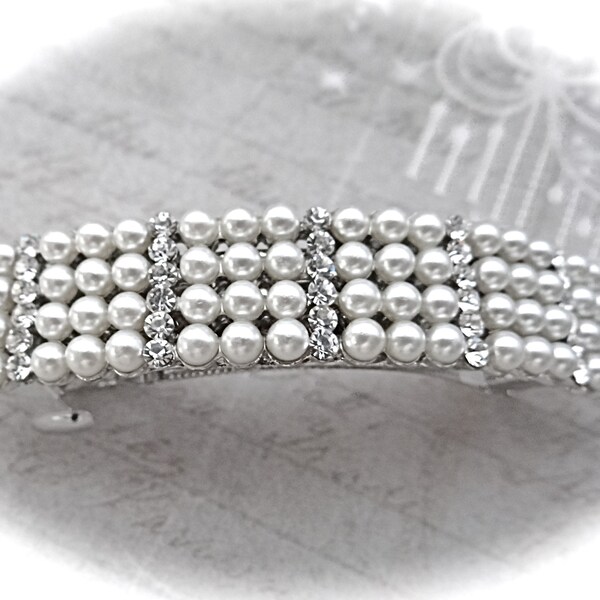 Baroque Pearl Barrette main image 1