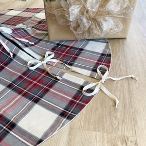 Red Plaid Tree Skirt | Christmas Tree Skirt, Plaid Tree Skirt, Christmas Tree Decor, Christmas Decorations, Skirt for Tree, HACKNER HOME