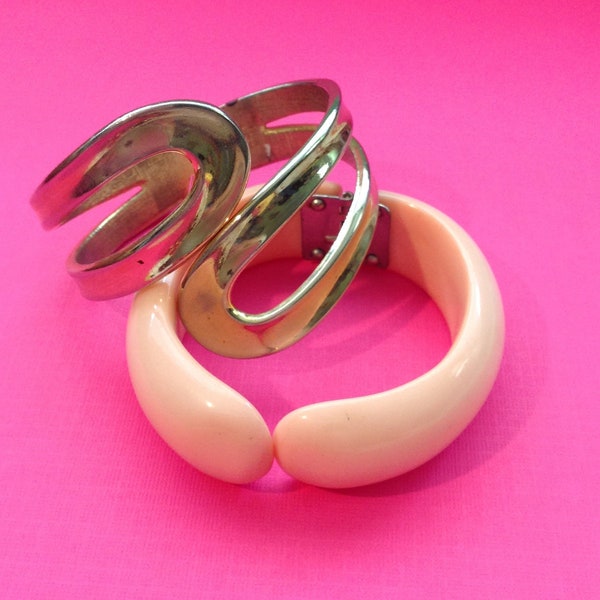 SET of 2 BRACELETS / MCM Clamper Claw Lobster Hinged Bracelet / Pale Pink Lucite Silver Tone