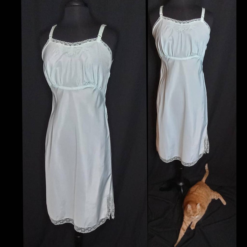 1950/'s 50s Robbin/'s Egg Blue Crisp Taffeta Slip Nightie Barbizon Eyelet Lace Adjustable Straps