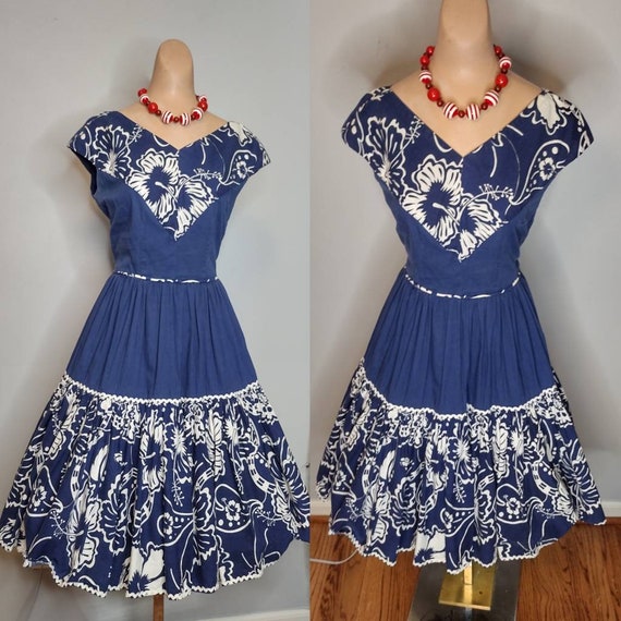 1940's / 1950's Navy & White Fit and Flare Tropic… - image 1