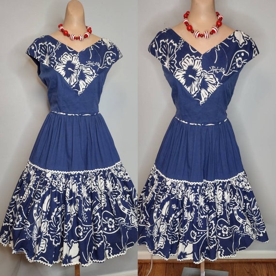 1940's / 1950's Navy & White Fit and Flare Tropic… - image 10