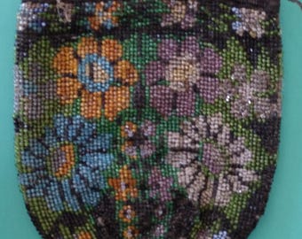 Viktorianischer Blumen Beutel / Glasperlen / Mikroperlen