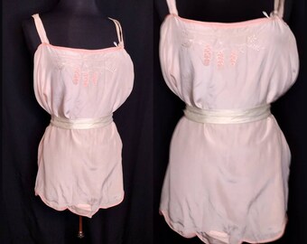 VOLUP 1920's Pale Pink Silk Step In Flapper Lingerie / Scalloped Pinecone Embroidered / 20s