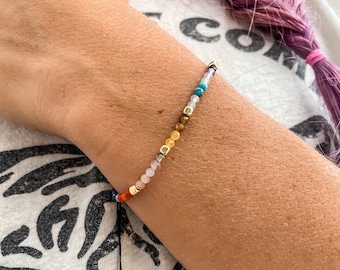Crystal Beads Bracelet, Layering Bracelet, Adjustable String Bracelet,  Friendship Bracelet, Minimalist Everyday Bracelet, Boho Jewelry