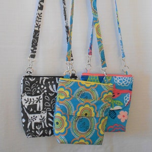 PDF Schritt-für-Schritt Nähanleitung für Sage Crossbody Purse with Zipper Top Front Snap Pocket Innentasche 8 "x 9" has Metrische Entsprechungen