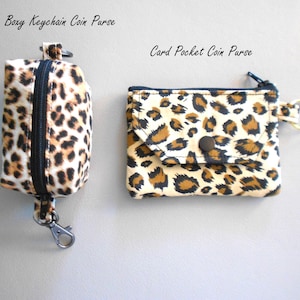 Monedero con llavero de tela de leopardo, tarjetero o monedero con llavero cuadrado, minimalista, para sujetar llaves, tarjetas de fidelidad. Tamaño: 3-1/2" x 4-3/4" Fabricado en EE. UU.