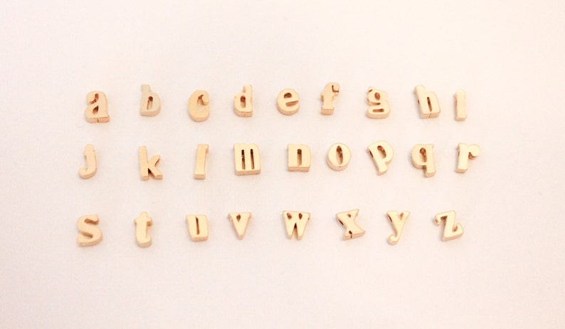 Initial Connector GP-043 16k Gold Plated Brass 4.8mmx5.7mm Alphabet Bead Letter Charm 1 Piece r Charm Lowercase Letter Charm