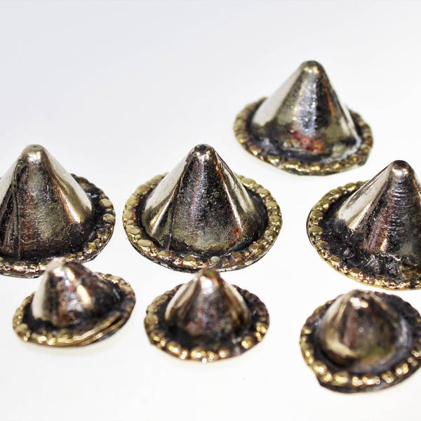 Spike Buttons, Set of 10 Buttons, Tribal Spiky Buttons, 1.8 oder 2.4 cm Diameter