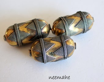 Perles tribales en laiton afghanes allongées à la main dans le style kazakh, perles métalliques, ensemble de 3 perles, style vintage ; 9220.8