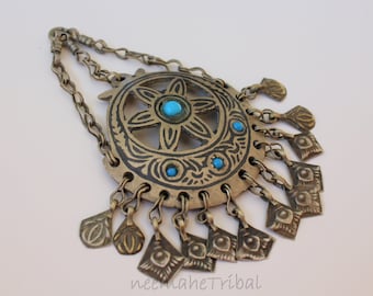 Pendentif niello afghan, coiffe ; 31223.8