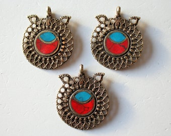 Round Brass Hippie Tribal Pendants with multicolored Resin Stone, Set of 3 Pieces, Tribal Fusion Jewelry DIY