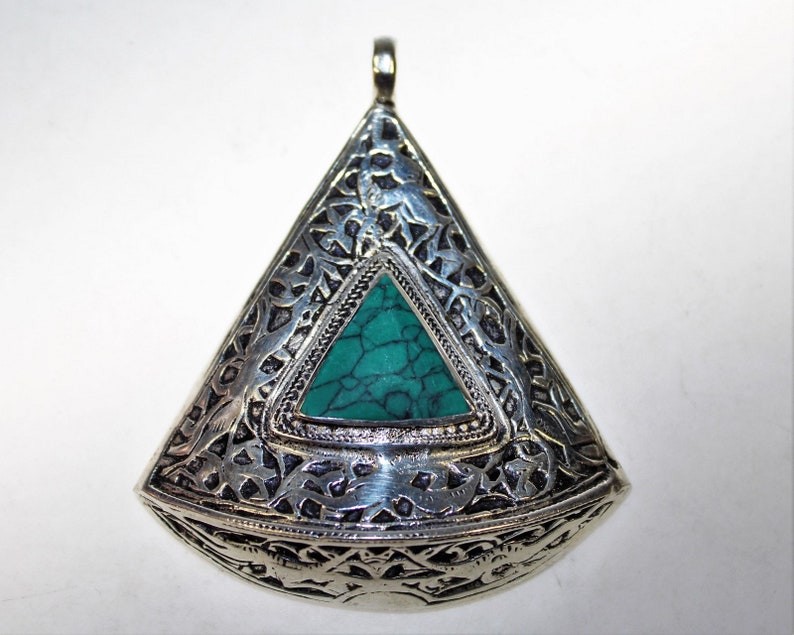 Big Triangular Newly Made Silvertone Afghan Tribal Pendant with Green Resin or Black Onyx Stone and Engravings of Gazelles on Floral Motifs