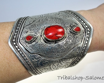 Grand bracelet Kuchi afghan avec pierres rouges ; 16423.5