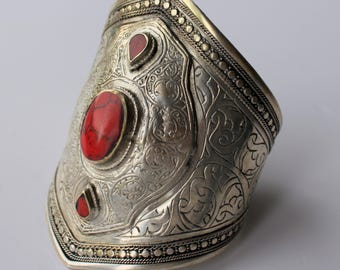 Afghan Kuchi Tribal Bracelet with Red Stones and Carvings and Layered Design