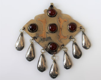 Pendentif tribal doré au feu avec cornalines