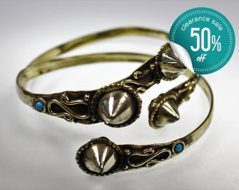 Tribal Oberarmreif mit Spikes, 1 Paar, Verstellbar, Tribal Fusion Schmuck, Tribal Schmuck, Bauchtanz, Messing
