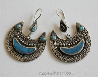 Moonshaped Crescent Earrings with Blue Stones