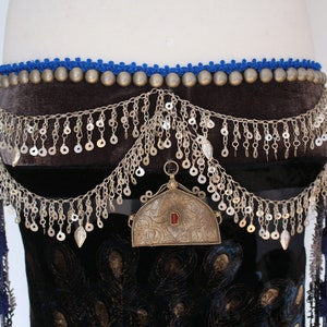 Ceinture tribale large en velours bleu-gris avec foulard de hanche à franges et imprimé paon, tour de hanches 100 cm