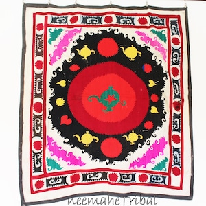 スマルカンド・スザニ、126 x 114 cm、手刺繍ブランケット、ウズベキスタンの壁掛け、シルクロード、ヴィンテージの民族織物、26919.5E+E