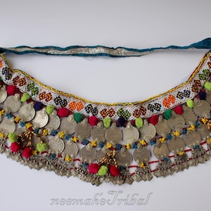 Ceinture tribale Kuchi avec perles et pièces de monnaie ; 201124.1