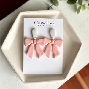 The Light Pink Bows